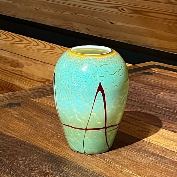 Hand Blown Studio Art Cased Glass 9" VASE Applied Overlay Green w/ Red Drizzle - Picture 5 of 10